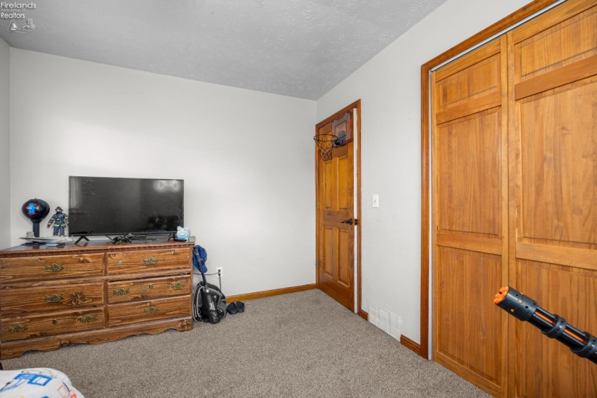 1121 Oakwood Drive, Vermilion, 44089, 3 Bedrooms Bedrooms, ,2 BathroomsBathrooms,Residential,For Sale,Oakwood,20261786