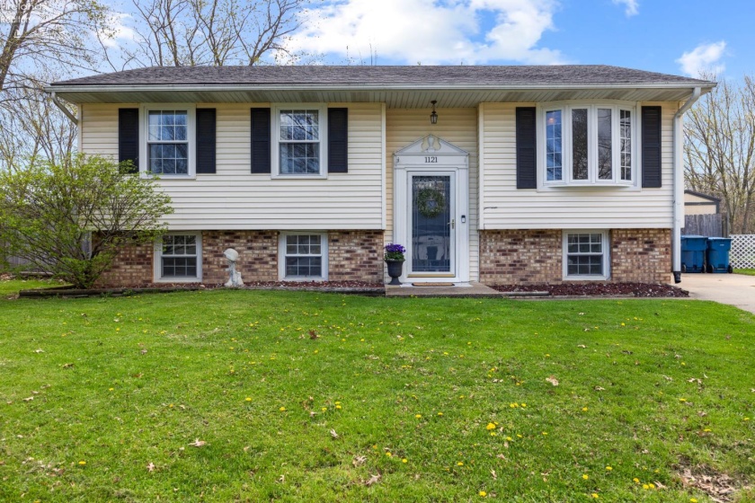 1121 Oakwood Drive, Vermilion, 44089, 3 Bedrooms Bedrooms, ,2 BathroomsBathrooms,Residential,For Sale,Oakwood,20261786