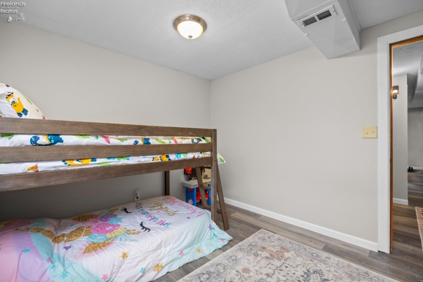 1121 Oakwood Drive, Vermilion, 44089, 3 Bedrooms Bedrooms, ,2 BathroomsBathrooms,Residential,For Sale,Oakwood,20261786