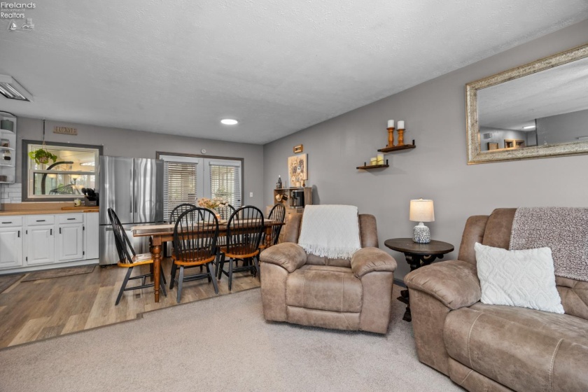 1121 Oakwood Drive, Vermilion, 44089, 3 Bedrooms Bedrooms, ,2 BathroomsBathrooms,Residential,For Sale,Oakwood,20261786