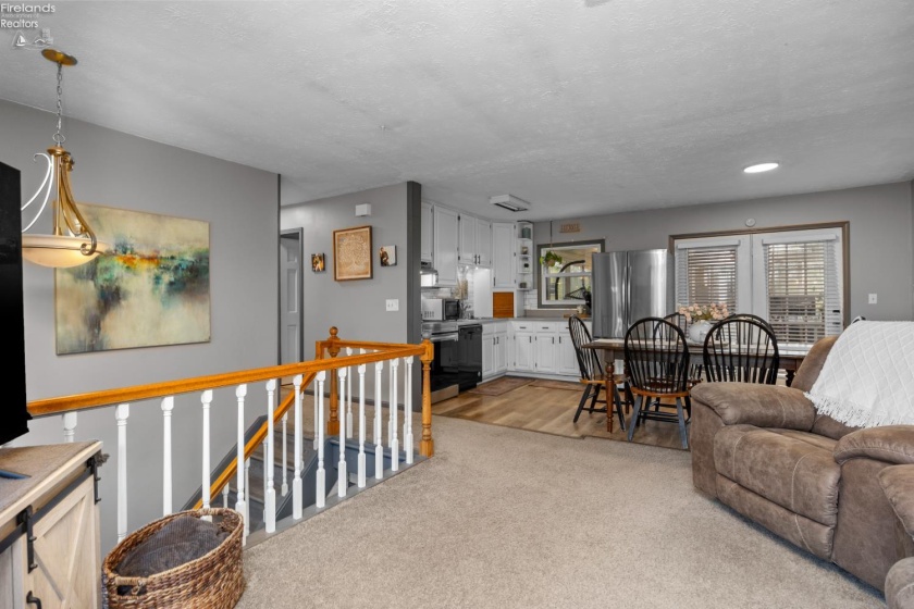 1121 Oakwood Drive, Vermilion, 44089, 3 Bedrooms Bedrooms, ,2 BathroomsBathrooms,Residential,For Sale,Oakwood,20261786