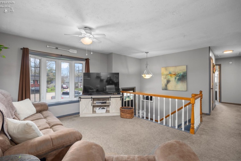 1121 Oakwood Drive, Vermilion, 44089, 3 Bedrooms Bedrooms, ,2 BathroomsBathrooms,Residential,For Sale,Oakwood,20261786