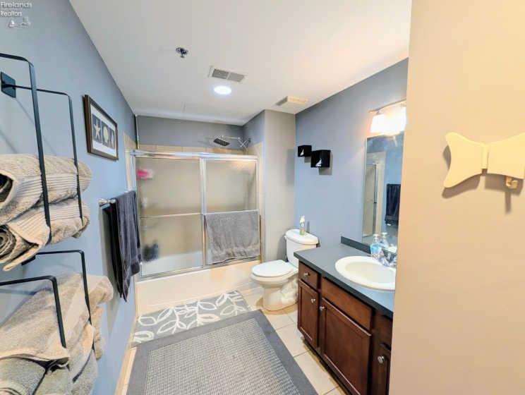 401 SHORELINE Drive, Sandusky, 44870, 1 Bedroom Bedrooms, ,1 BathroomBathrooms,Residential,For Sale,SHORELINE,20261778