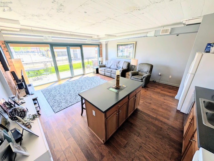 401 SHORELINE Drive, Sandusky, 44870, 1 Bedroom Bedrooms, ,1 BathroomBathrooms,Residential,For Sale,SHORELINE,20261778