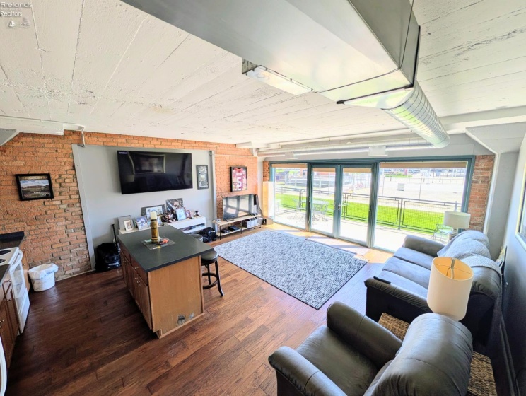 401 SHORELINE Drive, Sandusky, 44870, 1 Bedroom Bedrooms, ,1 BathroomBathrooms,Residential,For Sale,SHORELINE,20261778