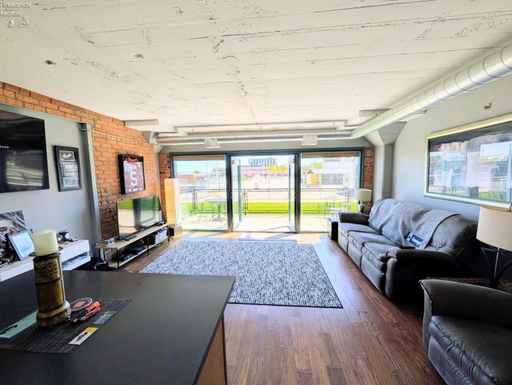 401 SHORELINE Drive, Sandusky, 44870, 1 Bedroom Bedrooms, ,1 BathroomBathrooms,Residential,For Sale,SHORELINE,20261778