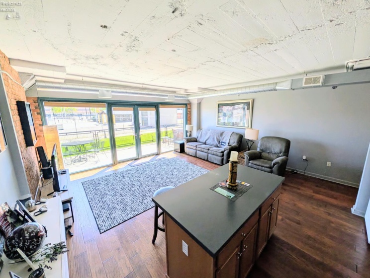 401 SHORELINE Drive, Sandusky, 44870, 1 Bedroom Bedrooms, ,1 BathroomBathrooms,Residential,For Sale,SHORELINE,20261778