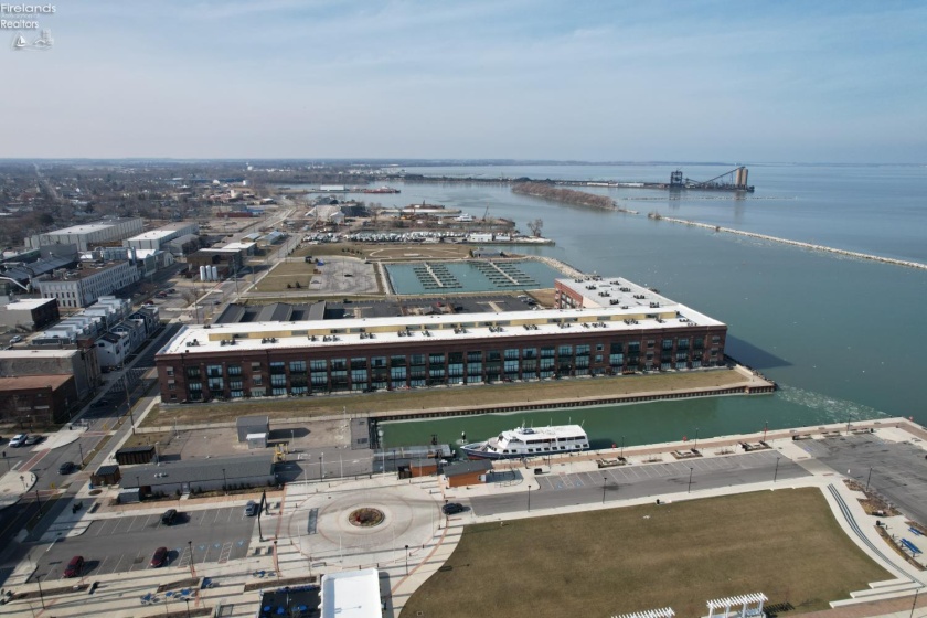 401 SHORELINE Drive, Sandusky, 44870, 1 Bedroom Bedrooms, ,1 BathroomBathrooms,Residential,For Sale,SHORELINE,20261778