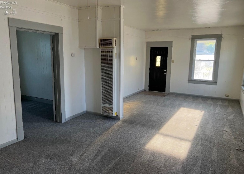 908 Ontario Street, Sandusky, 44870, 2 Bedrooms Bedrooms, ,1 BathroomBathrooms,Residential,For Sale,Ontario,20261635
