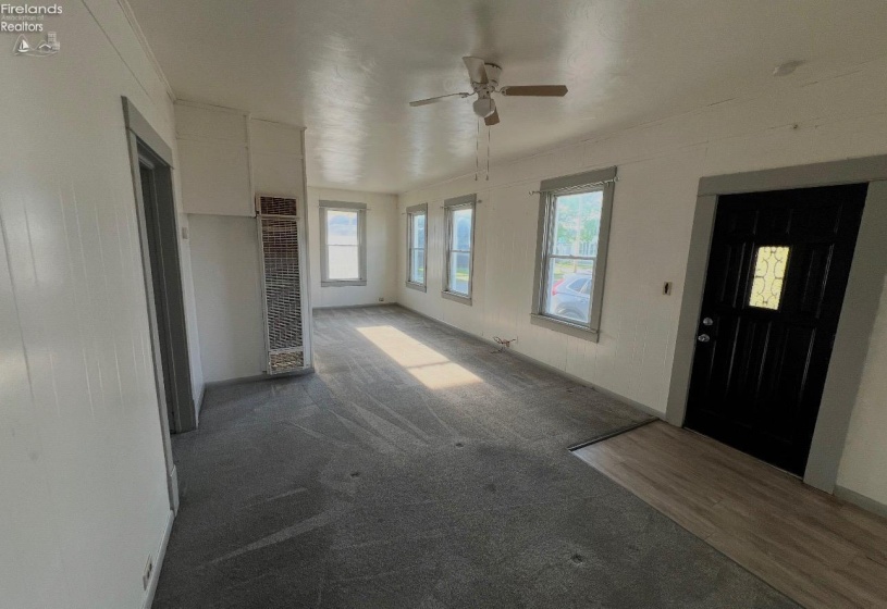 908 Ontario Street, Sandusky, 44870, 2 Bedrooms Bedrooms, ,1 BathroomBathrooms,Residential,For Sale,Ontario,20261635