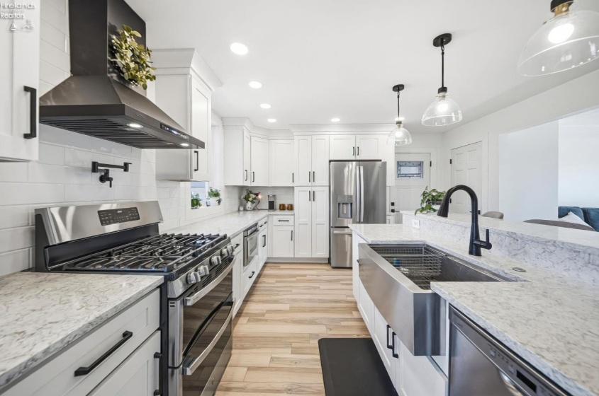 1766 Jeannie Drive, Marblehead, 43440, 4 Bedrooms Bedrooms, ,4 BathroomsBathrooms,Residential,For Sale,Jeannie,20261586