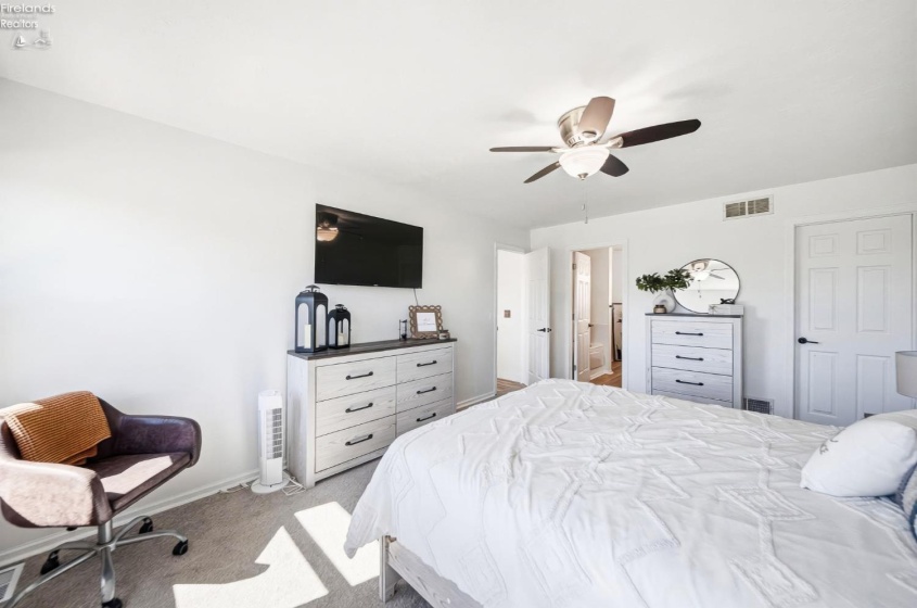1766 Jeannie Drive, Marblehead, 43440, 4 Bedrooms Bedrooms, ,4 BathroomsBathrooms,Residential,For Sale,Jeannie,20261586