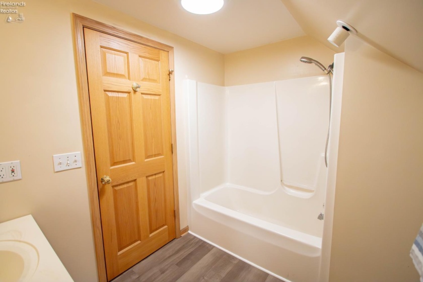1457 Marblewood Drive, Marblehead, 43440, 4 Bedrooms Bedrooms, ,3 BathroomsBathrooms,Residential,For Sale,Marblewood,20261314