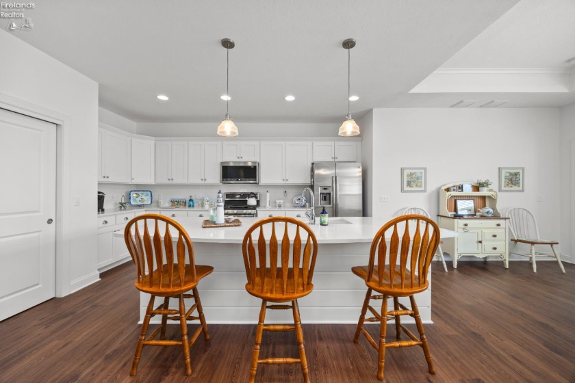 2621 Chateau Drive, Port Clinton, 43452, 3 Bedrooms Bedrooms, ,3 BathroomsBathrooms,Residential,For Sale,Chateau,20261783