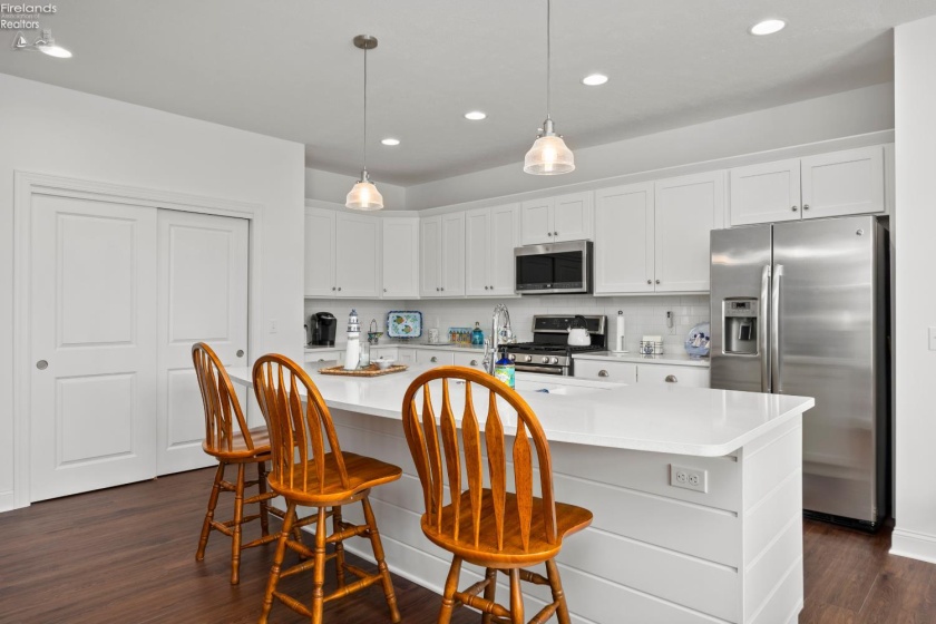 2621 Chateau Drive, Port Clinton, 43452, 3 Bedrooms Bedrooms, ,3 BathroomsBathrooms,Residential,For Sale,Chateau,20261783