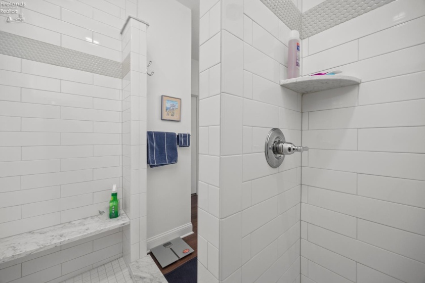 2621 Chateau Drive, Port Clinton, 43452, 3 Bedrooms Bedrooms, ,3 BathroomsBathrooms,Residential,For Sale,Chateau,20261783
