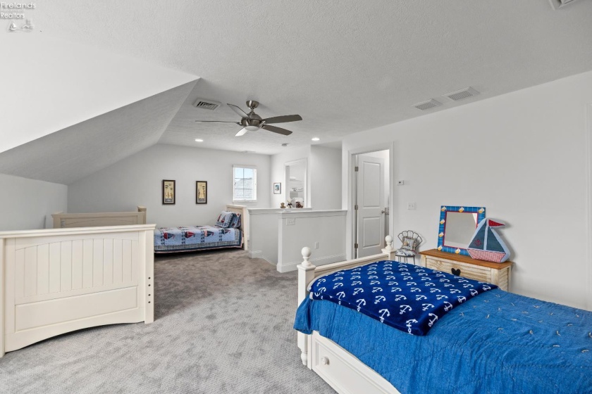 2621 Chateau Drive, Port Clinton, 43452, 3 Bedrooms Bedrooms, ,3 BathroomsBathrooms,Residential,For Sale,Chateau,20261783