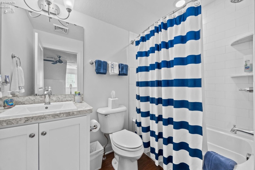 2621 Chateau Drive, Port Clinton, 43452, 3 Bedrooms Bedrooms, ,3 BathroomsBathrooms,Residential,For Sale,Chateau,20261783