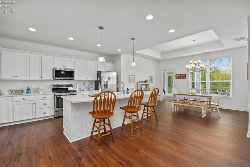 2621 Chateau Drive, Port Clinton, 43452, 3 Bedrooms Bedrooms, ,3 BathroomsBathrooms,Residential,For Sale,Chateau,20261783