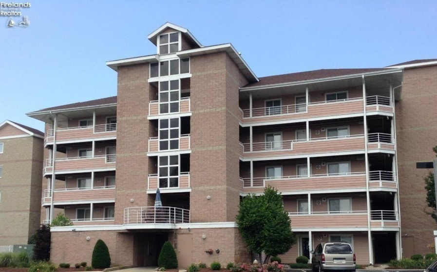 31 Marina Point Drive, Sandusky, 44870, 1 Bedroom Bedrooms, ,1 BathroomBathrooms,Residential,For Sale,Marina Point,20261780