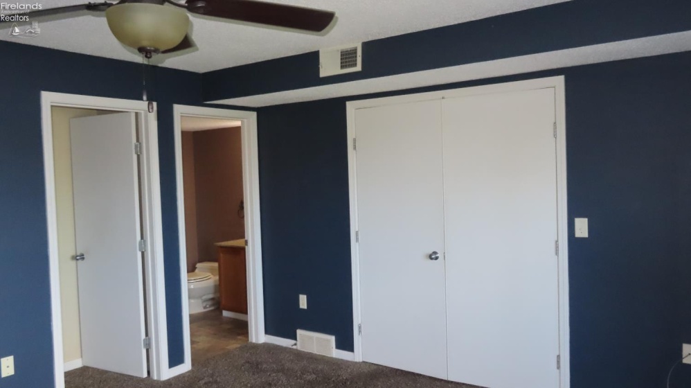 31 Marina Point Drive, Sandusky, 44870, 1 Bedroom Bedrooms, ,1 BathroomBathrooms,Residential,For Sale,Marina Point,20261780