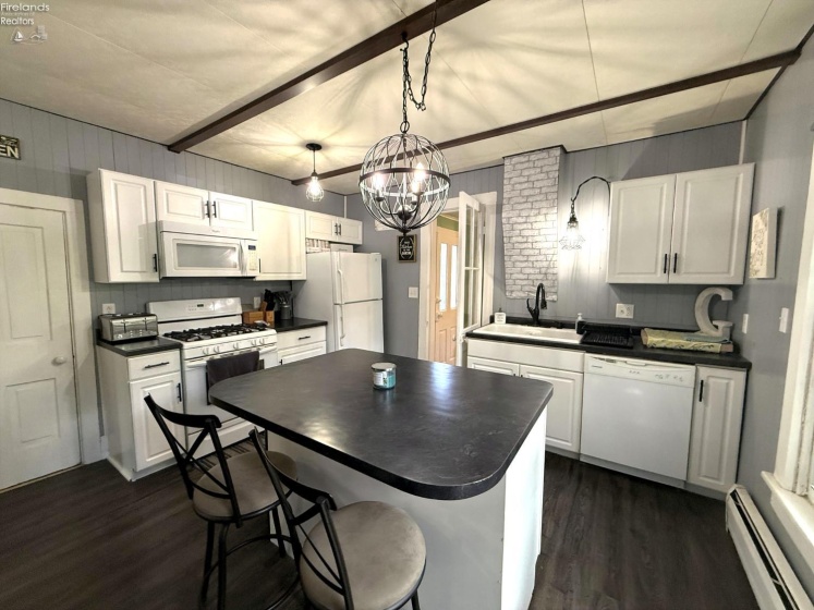 444 Clinton Street, Elmore, 43449, 5 Bedrooms Bedrooms, ,1 BathroomBathrooms,Residential,For Sale,Clinton,20261777