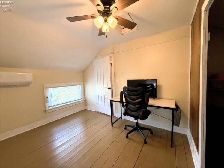 444 Clinton Street, Elmore, 43449, 5 Bedrooms Bedrooms, ,1 BathroomBathrooms,Residential,For Sale,Clinton,20261777