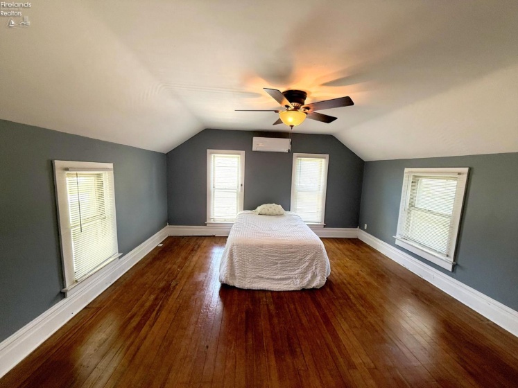 444 Clinton Street, Elmore, 43449, 5 Bedrooms Bedrooms, ,1 BathroomBathrooms,Residential,For Sale,Clinton,20261777