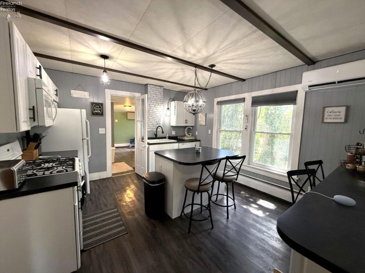 444 Clinton Street, Elmore, 43449, 5 Bedrooms Bedrooms, ,1 BathroomBathrooms,Residential,For Sale,Clinton,20261777