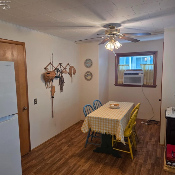 428 Cedar, Lakeside, 43440, 5 Bedrooms Bedrooms, ,2 BathroomsBathrooms,Residential,For Sale,Cedar,20261787