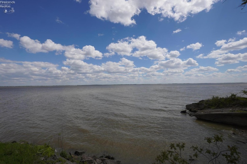 2426 Schiewe Road, Port Clinton, 43452, 3 Bedrooms Bedrooms, ,2 BathroomsBathrooms,Residential,For Sale,Schiewe,20261756