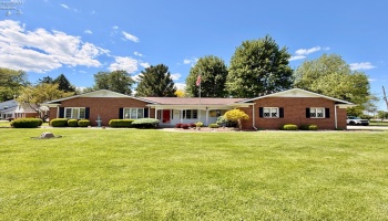 1900 Port Clinton Road, Fremont, 43420, 3 Bedrooms Bedrooms, ,3 BathroomsBathrooms,Residential,For Sale,Port Clinton,20261701
