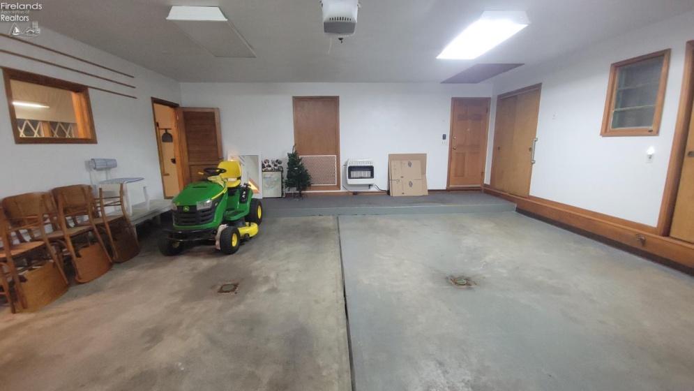 1900 Port Clinton Road, Fremont, 43420, 3 Bedrooms Bedrooms, ,3 BathroomsBathrooms,Residential,For Sale,Port Clinton,20261701