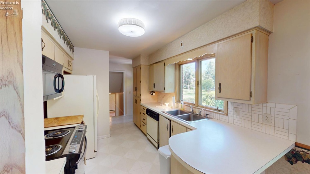 716 South Drive, Fremont, 43420, 4 Bedrooms Bedrooms, ,2 BathroomsBathrooms,Residential,For Sale,South,20261711