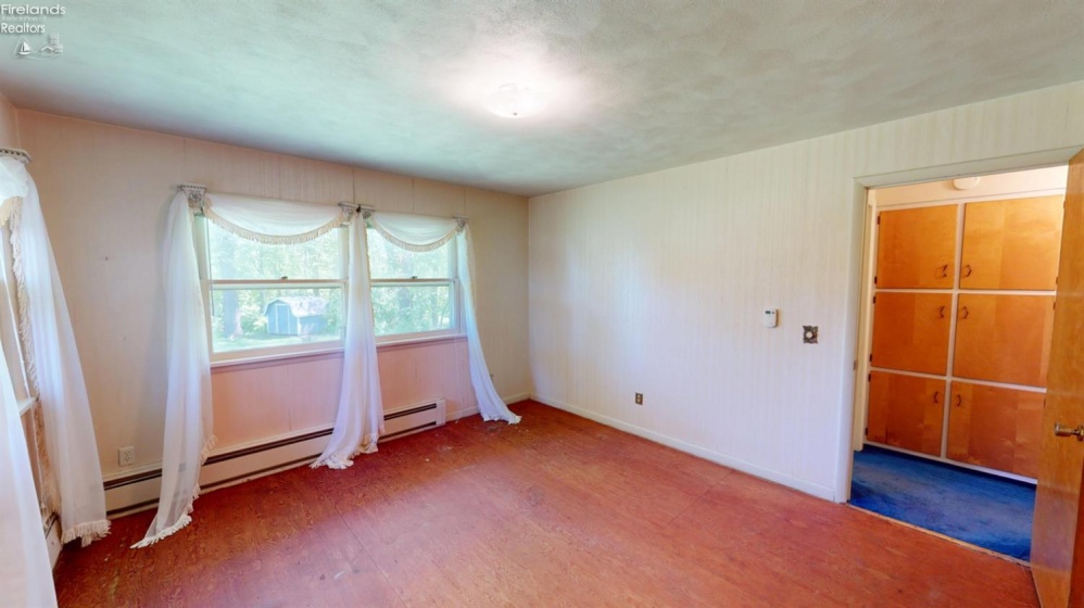 716 South Drive, Fremont, 43420, 4 Bedrooms Bedrooms, ,2 BathroomsBathrooms,Residential,For Sale,South,20261711