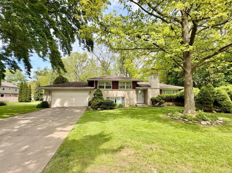 716 South Drive, Fremont, 43420, 4 Bedrooms Bedrooms, ,2 BathroomsBathrooms,Residential,For Sale,South,20261711