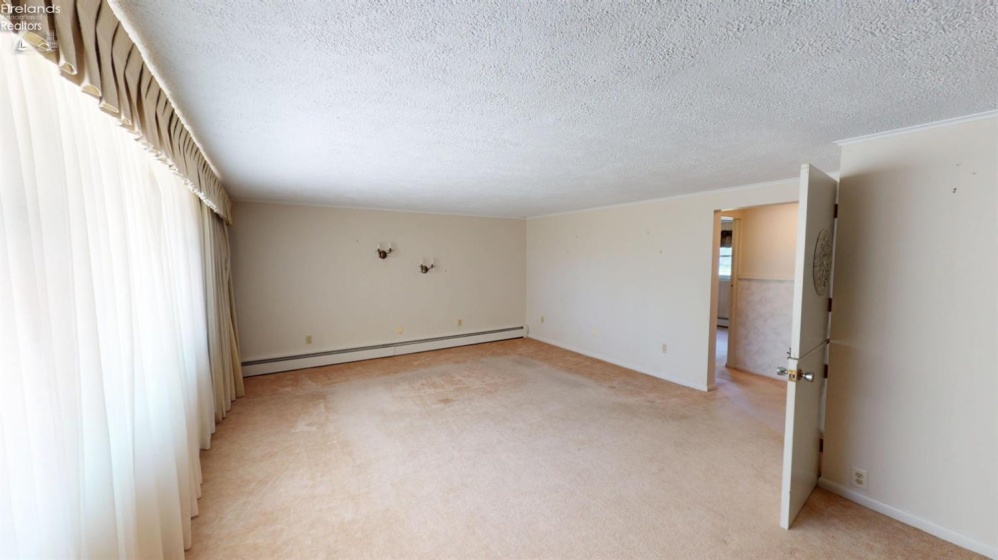 716 South Drive, Fremont, 43420, 4 Bedrooms Bedrooms, ,2 BathroomsBathrooms,Residential,For Sale,South,20261711