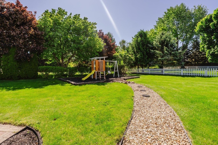 516 Snowy Egret, Huron, 44839, 4 Bedrooms Bedrooms, ,3 BathroomsBathrooms,Residential,For Sale,Snowy Egret,20261826