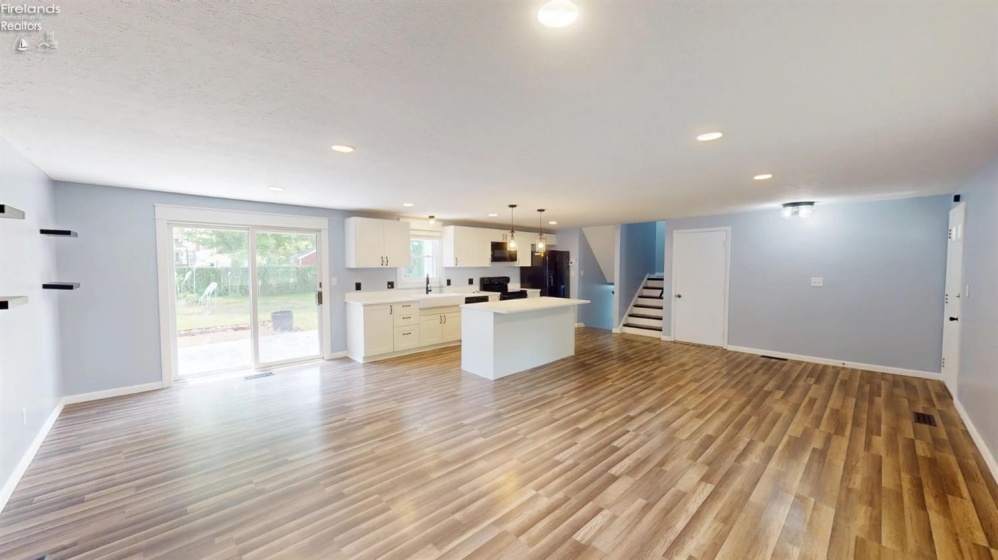 323 Portland Drive, Huron, 44839, 3 Bedrooms Bedrooms, ,2 BathroomsBathrooms,Residential,For Sale,Portland,20261824