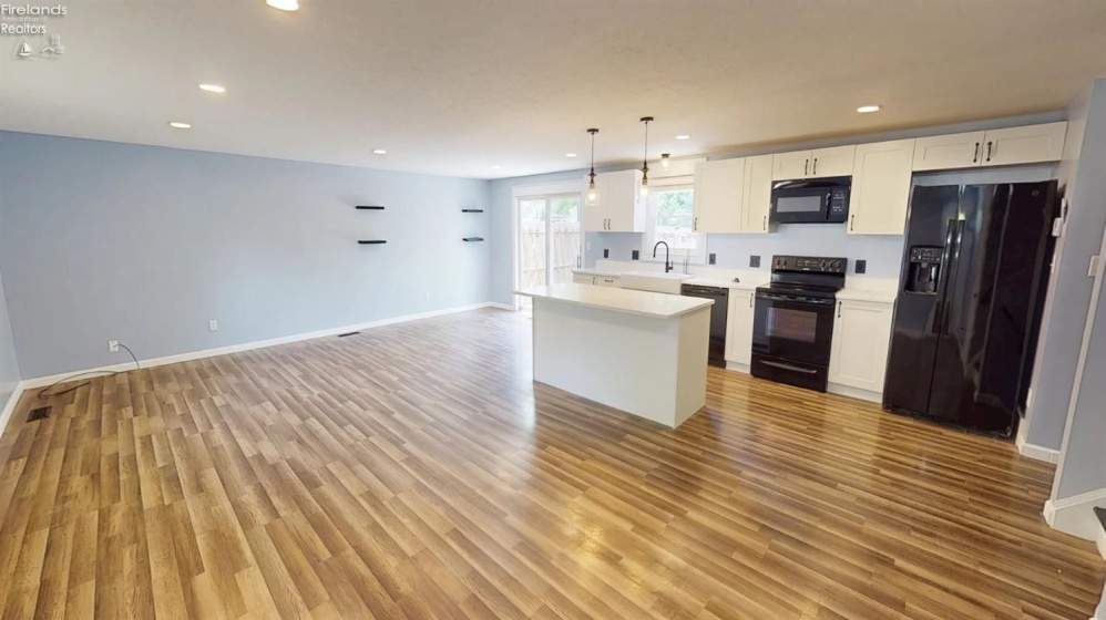 323 Portland Drive, Huron, 44839, 3 Bedrooms Bedrooms, ,2 BathroomsBathrooms,Residential,For Sale,Portland,20261824