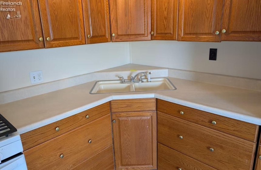 1420 Main Street, Bellevue, 44811, 2 Bedrooms Bedrooms, ,2 BathroomsBathrooms,Residential,For Sale,Main,20261791