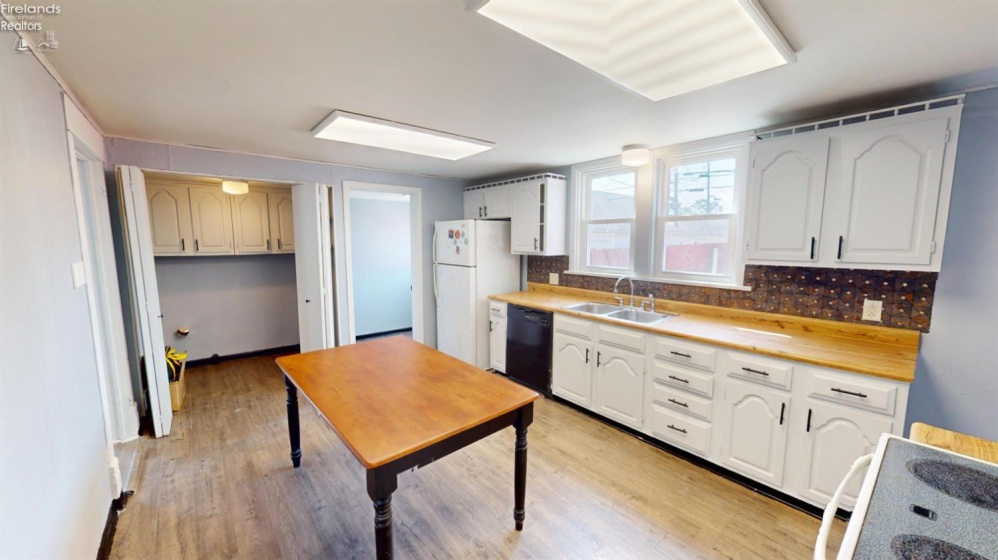 1517 Napoleon Street, Fremont, 43420, 3 Bedrooms Bedrooms, ,2 BathroomsBathrooms,Residential,For Sale,Napoleon,20261852