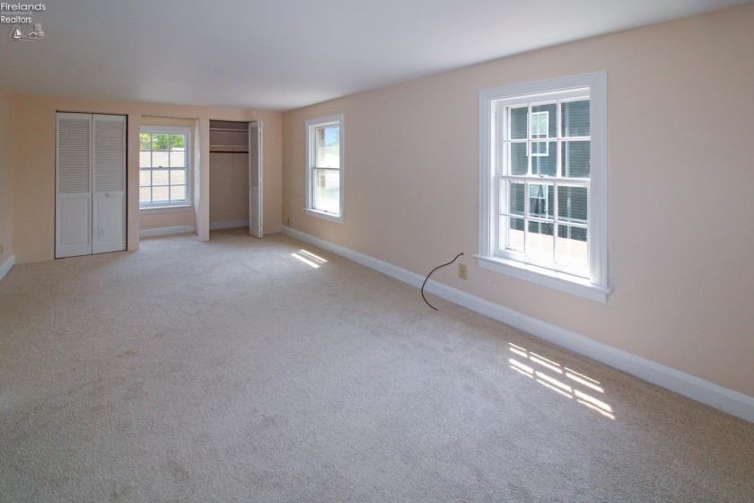 325 Jefferson Street, Port Clinton, 43452, 3 Bedrooms Bedrooms, ,2 BathroomsBathrooms,Residential,For Sale,Jefferson,20261853