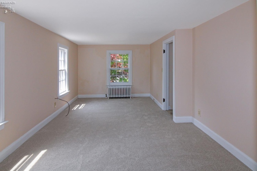 325 Jefferson Street, Port Clinton, 43452, 3 Bedrooms Bedrooms, ,2 BathroomsBathrooms,Residential,For Sale,Jefferson,20261853