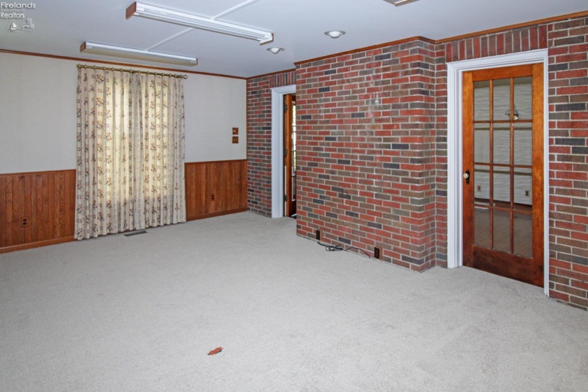 325 Jefferson Street, Port Clinton, 43452, 3 Bedrooms Bedrooms, ,2 BathroomsBathrooms,Residential,For Sale,Jefferson,20261853