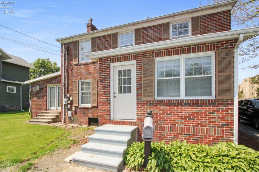325 Jefferson Street, Port Clinton, 43452, 3 Bedrooms Bedrooms, ,2 BathroomsBathrooms,Residential,For Sale,Jefferson,20261853