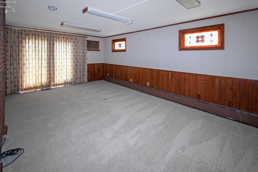 325 Jefferson Street, Port Clinton, 43452, 3 Bedrooms Bedrooms, ,2 BathroomsBathrooms,Residential,For Sale,Jefferson,20261853