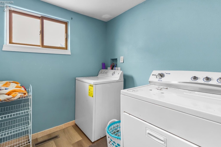 907 Ontario Street, Sandusky, 44870, 3 Bedrooms Bedrooms, ,1 BathroomBathrooms,Residential,For Sale,Ontario,20261839