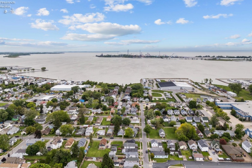 907 Ontario Street, Sandusky, 44870, 3 Bedrooms Bedrooms, ,1 BathroomBathrooms,Residential,For Sale,Ontario,20261839