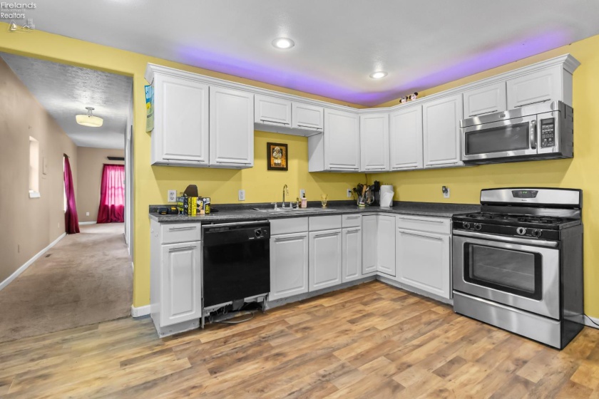 907 Ontario Street, Sandusky, 44870, 3 Bedrooms Bedrooms, ,1 BathroomBathrooms,Residential,For Sale,Ontario,20261839